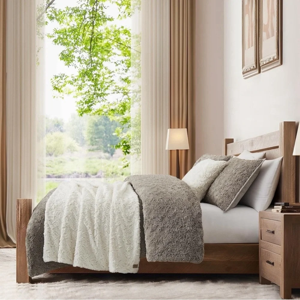 RESTORATION HARDWARE RH Brown Soft Fleece Faux Fur Reversible Cozy Blanket Throw
